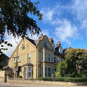 A & B Guest House Cambridge Ltd